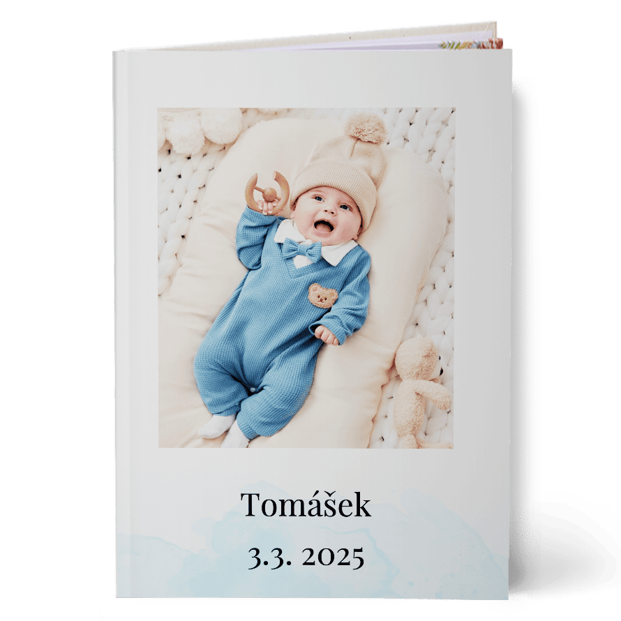 Kvalitní fotokniha velká A4 - vlastní foto na deskách. Levně online. - Chlapeček
